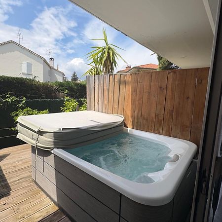 Hotel Sable Et Soleil - Port, Plage Et Jacuzzi Prive Fréjus エクステリア 写真