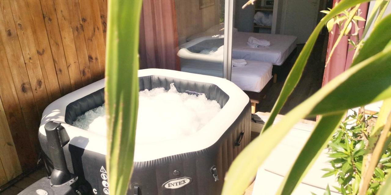 Hotel Sable Et Soleil - Port, Plage Et Jacuzzi Prive Fréjus エクステリア 写真