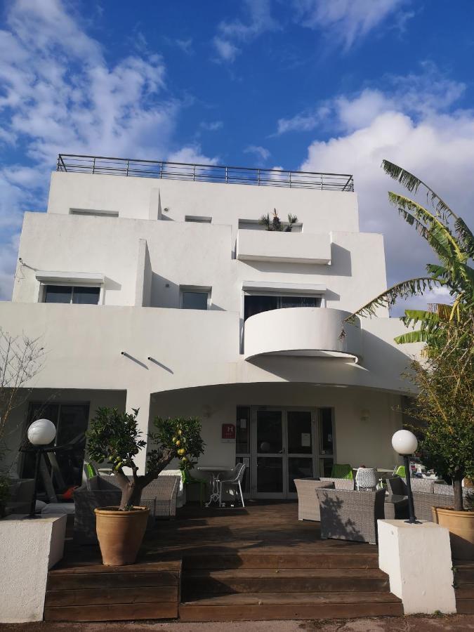 Hotel Sable Et Soleil - Port, Plage Et Jacuzzi Prive Fréjus エクステリア 写真