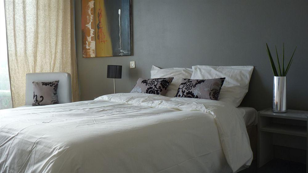 Hotel Sable Et Soleil - Port, Plage Et Jacuzzi Prive Fréjus エクステリア 写真