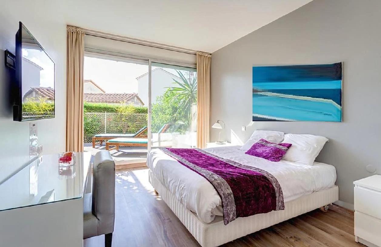Hotel Sable Et Soleil - Port, Plage Et Jacuzzi Prive Fréjus エクステリア 写真