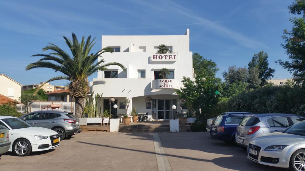 Hotel Sable Et Soleil - Port, Plage Et Jacuzzi Prive Fréjus エクステリア 写真