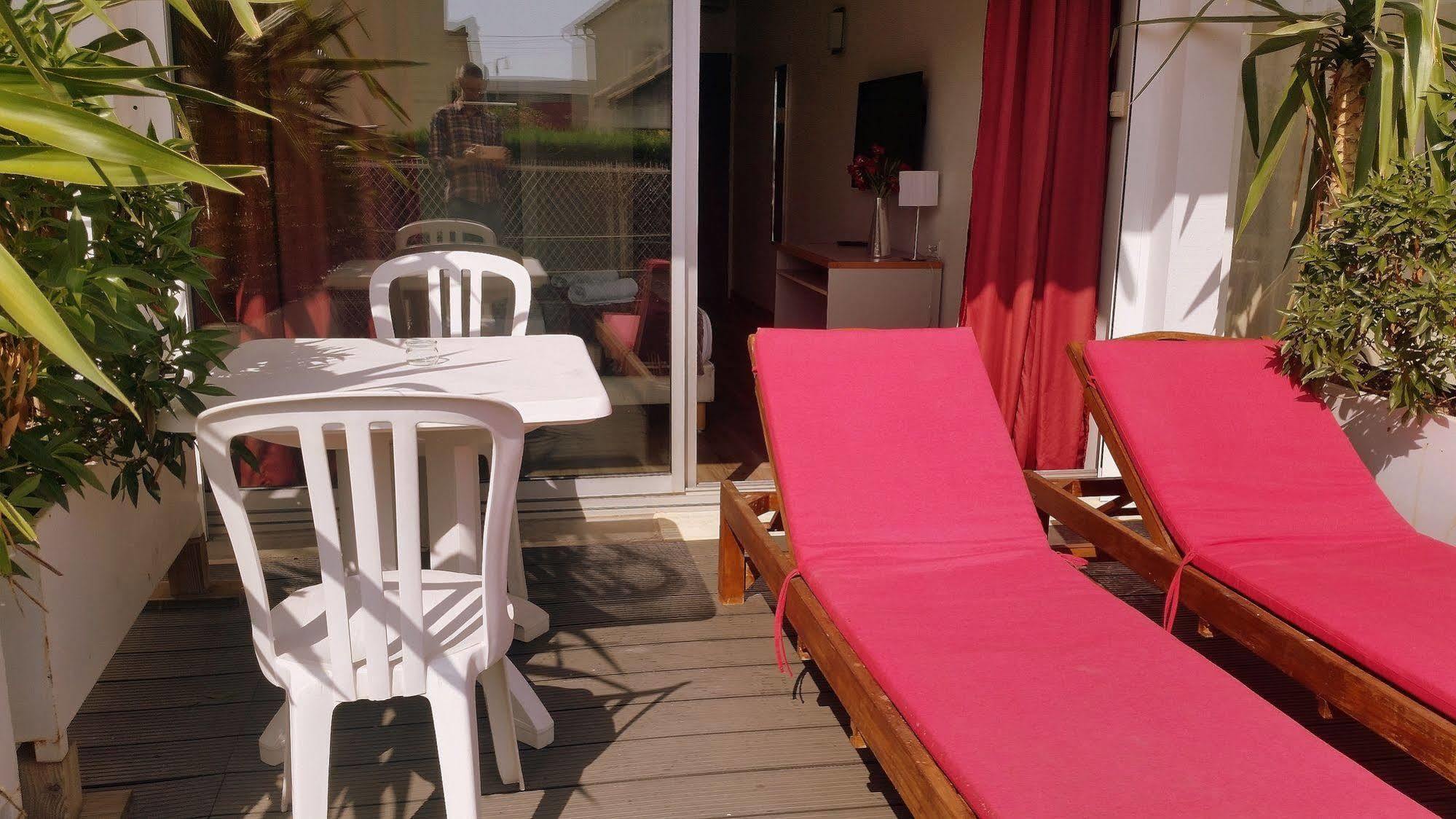 Hotel Sable Et Soleil - Port, Plage Et Jacuzzi Prive Fréjus エクステリア 写真